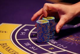 Studio kasino live OJA189 dengan pencahayaan profesional dan dealer berpengalaman siap melayani pemain